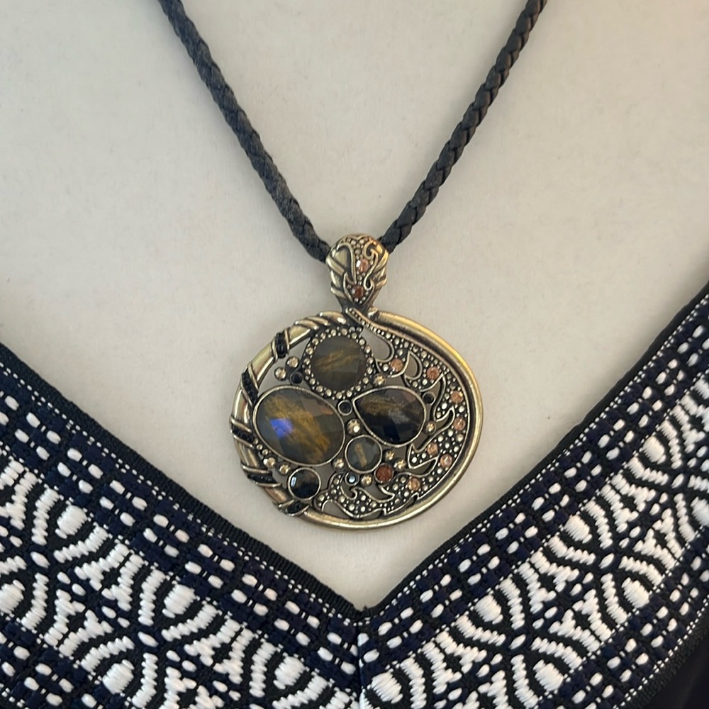 Lis Sophia black rope oval pendant necklace